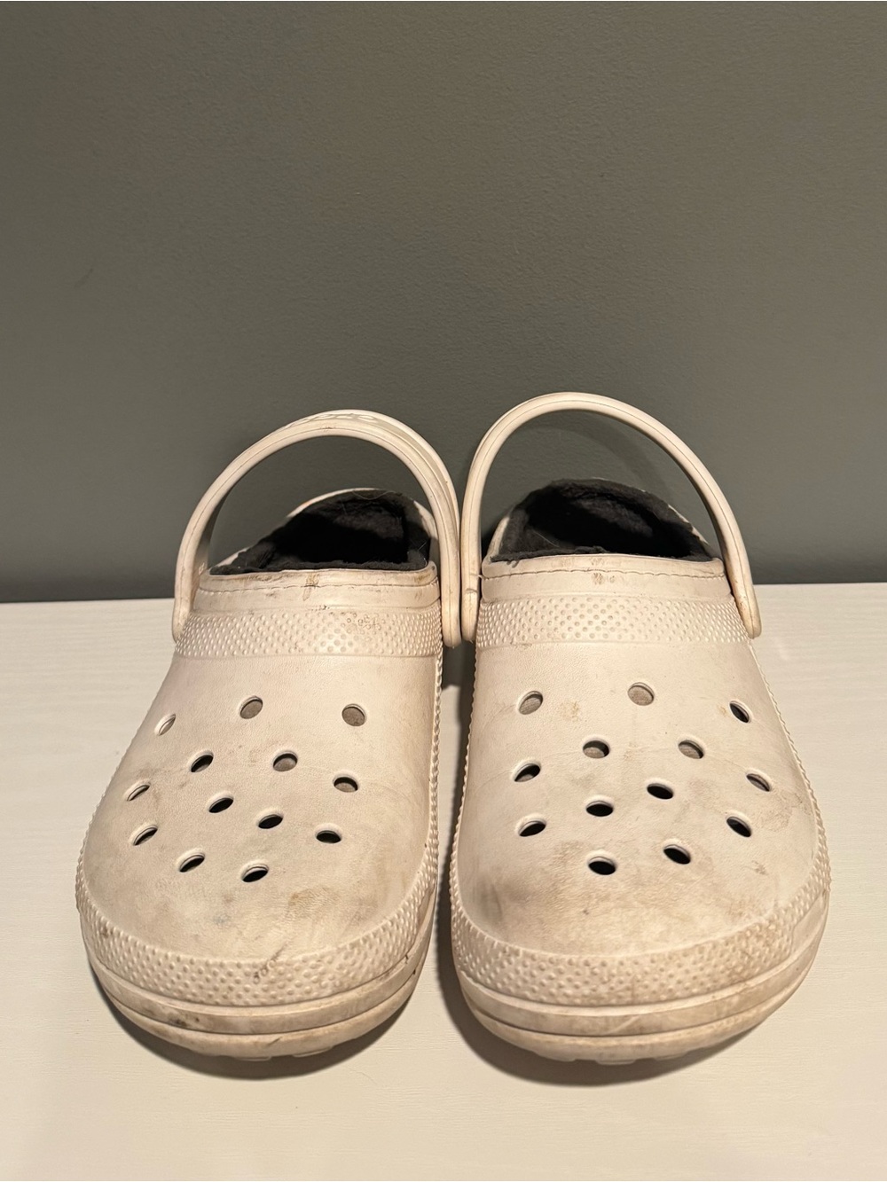 CROCS Classic Clog with Fuzzy Lining - Off-White - Picture 3 of 8